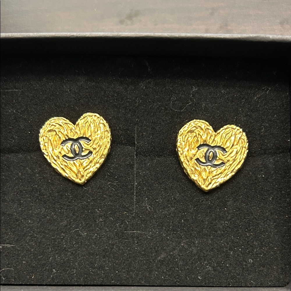 Chanel Vintage Gold Heart CC Logo Earrings